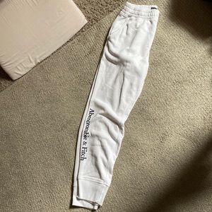 White abercrombie sweatpants